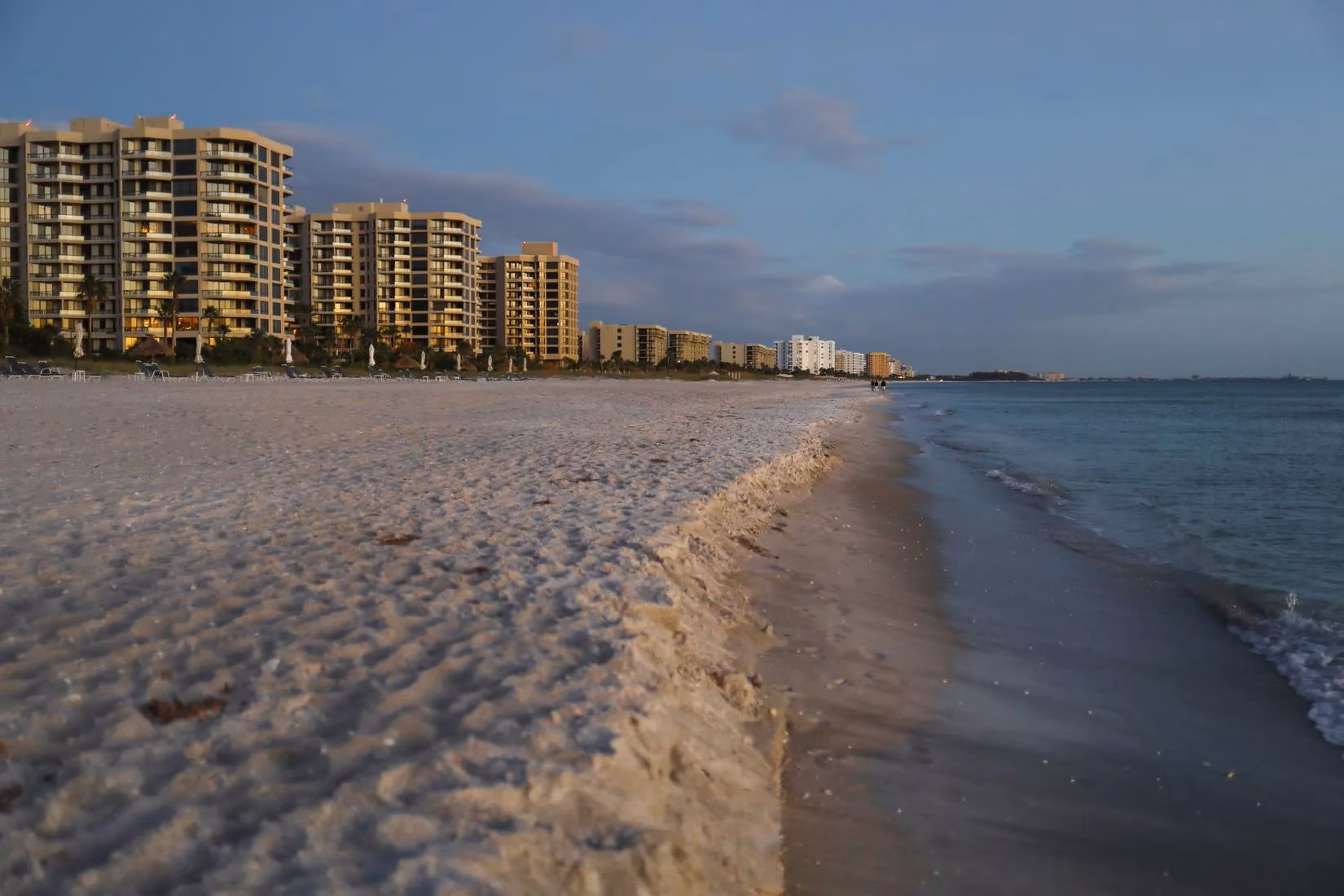 beyond-key-west-discovering-longboat-key-s-secluded-beaches-and-luxurious-charm-image-1