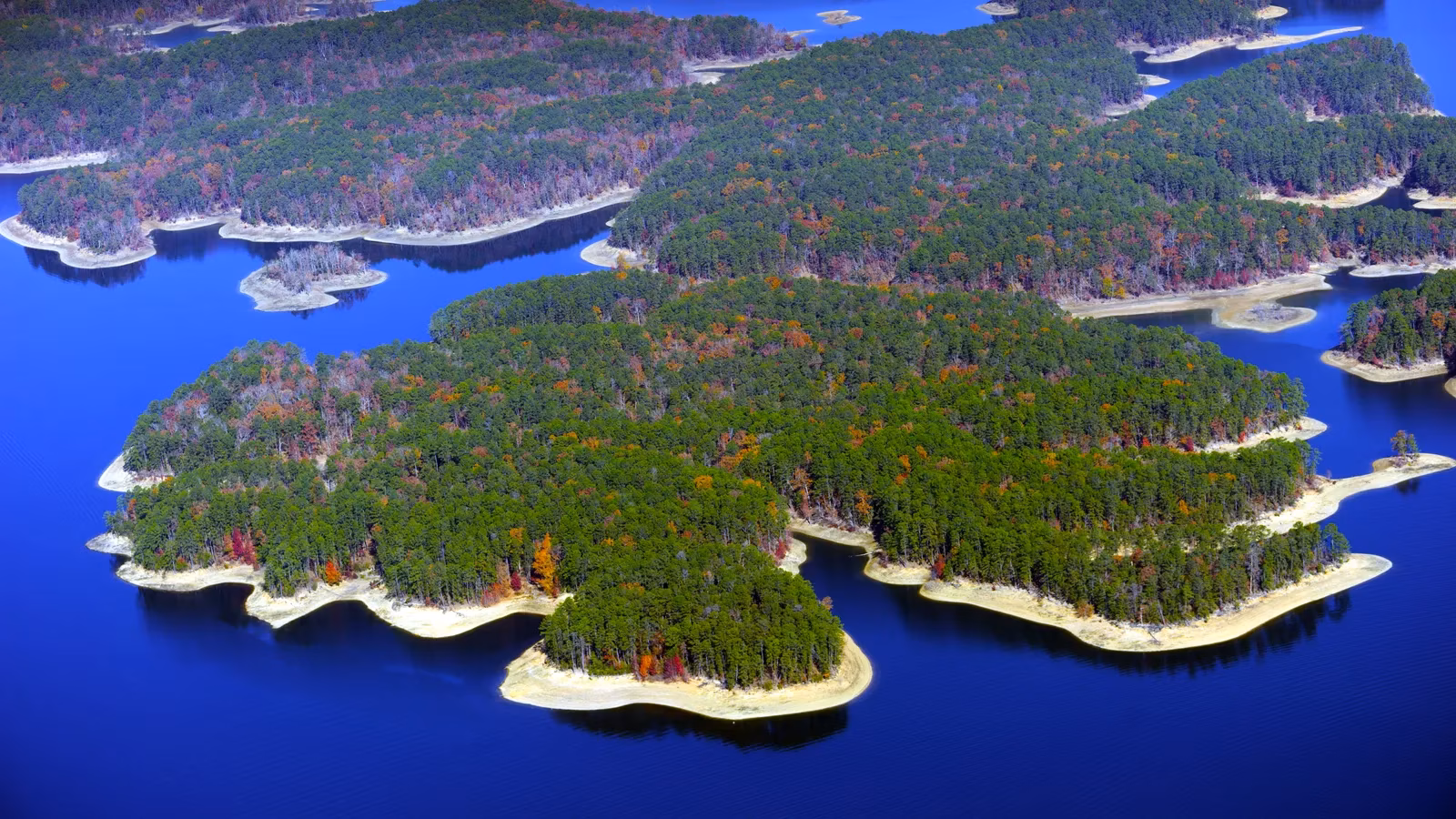 lake-ouachita-arkansas-hidden-maldives-your-ultimate-guide-to-islands-beaches-scuba-in-2026-image-0