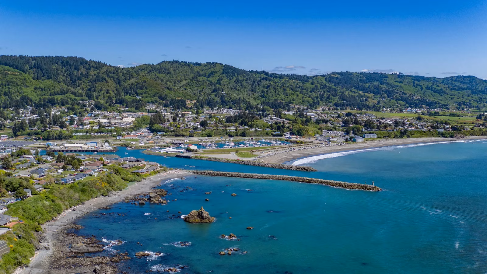 why-brookings-oregon-is-the-perfect-pacific-northwest-escape-in-2026-image-0