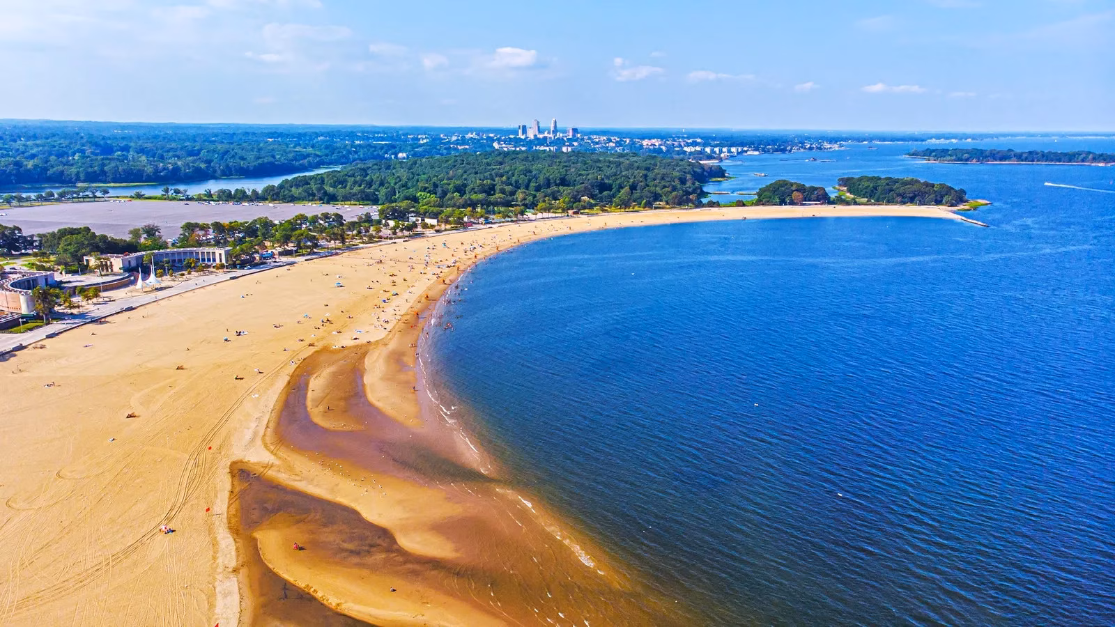 why-i-ditch-the-hamptons-for-the-bronx-riviera-and-you-should-too-image-0